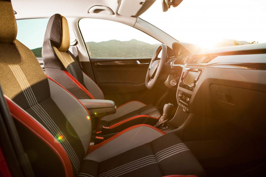 Интерьер Skoda Rapid Monte Carlo 2017 года  (WW) (фото 38 из 42)